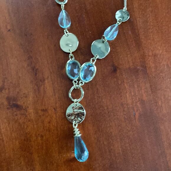 Vintage Avon Marked NWT Blue Bead and Silver Necklace - Picture 1 of 9